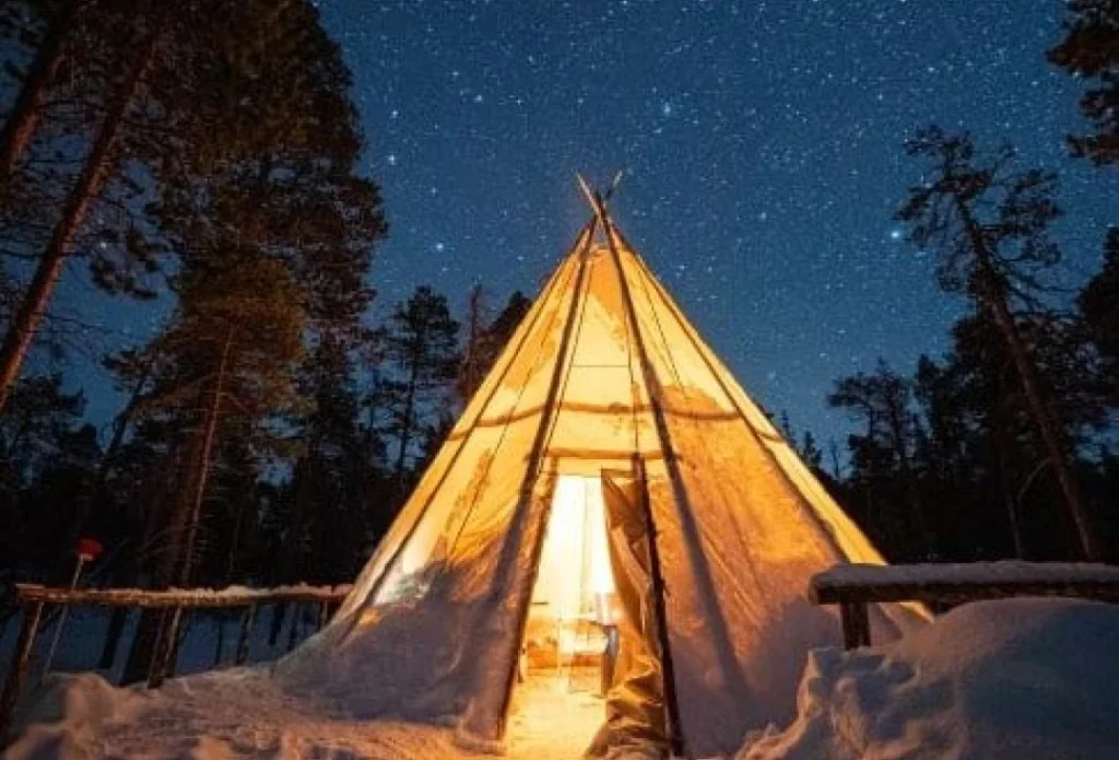 極光營地圓頂帳篷 (Aurora Camp Domes)